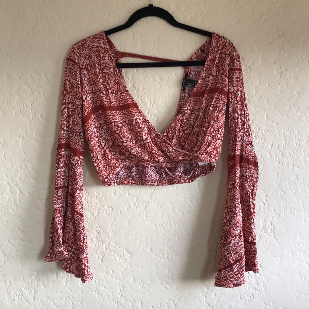 F21 long sleeve crop top